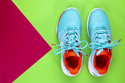 Tennis shoes